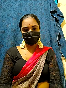 Webcam Model (mini-queen)  is live.Free join now!