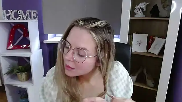 Zoey_Erotic
