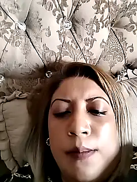  IndianLara chat room