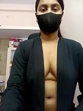 Webcam Model (Aliya2580)  is live.Free join now!