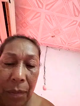 Webcam Model (Naomi-Mature)  is live.Free join now!