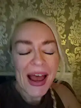 Webcam Model (demidelightfulxx)  is live.Free join now!