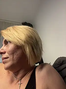 tanyagrey's Stripchat show and profile