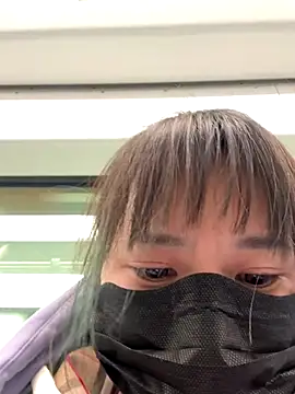 kkmm168 (F milf) - 今天地铁上播，地铁只能振，然后可以到地铁站的洗手间喷水