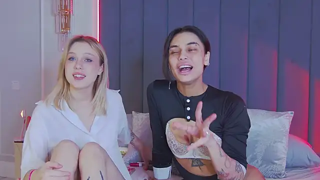 violetash (Ask my age) - change outfit Violet