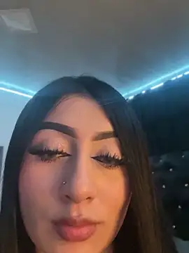 Webcam Model (KittyRous)  is live.Free join now!