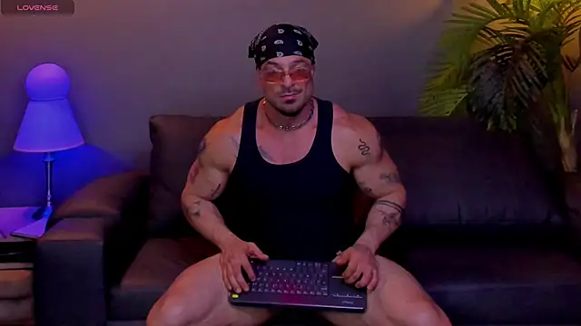 dennis_cox1 - Dennis_cox1's free webcam - UK Sex Cams