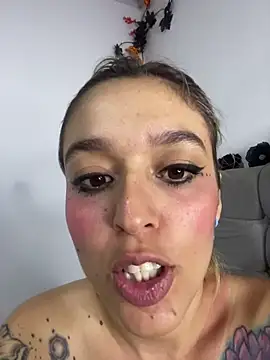 Webcam Model (BlueStoneX)  is live.Free join now!