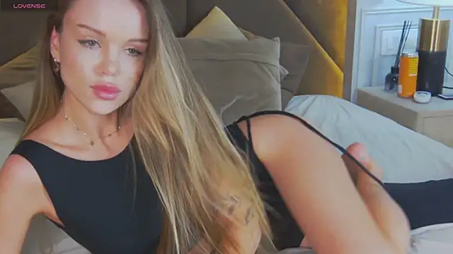  MarilynNova chat room