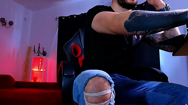 mightyaaron66 - MightyAaron66's free webcam - UK Sex Cams