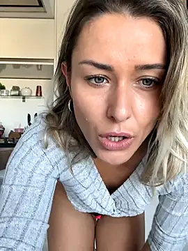 adult chat Petrouchkaaa 