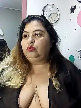 Webcam Model (curvy_diva_)  is live.Free join now!