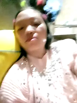 Minkine022 webcam stripchat model stream image