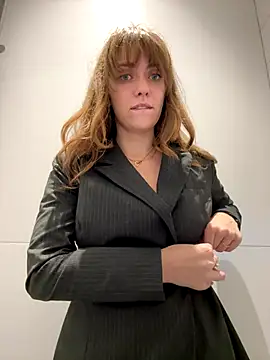 MariiD's Stripchat show and profile