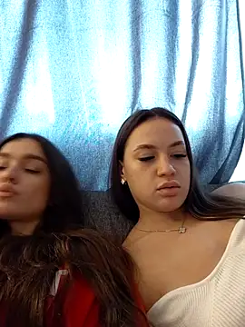 MayaGlow Live Webcam on Stripchat