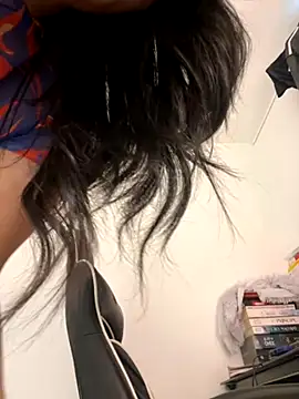 Webcam Model (JulianaCastillo)  is live.Free join now!