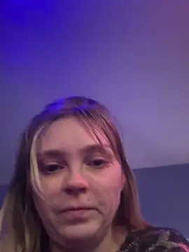 Star-36 live cam screenshot female from United Kingdom on Token.Show — Token Tipping & Live Cams