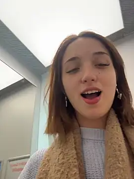 dollytall (F teen) - Stick pussy with 2 fingers & moan