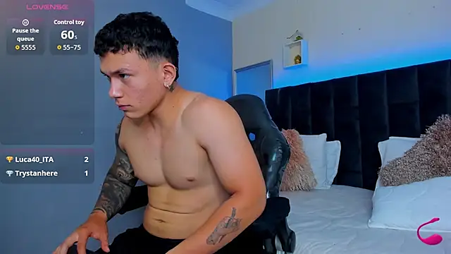 Thomas_moon Live Webcam on Stripchat