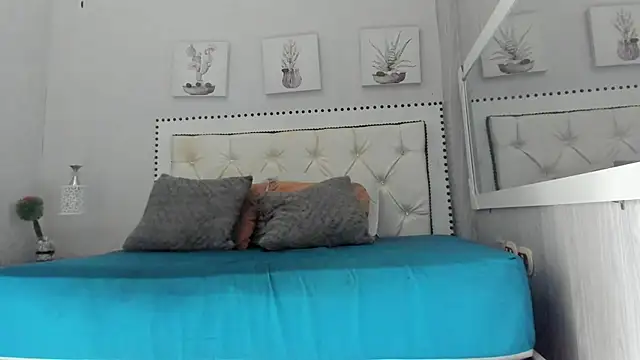 cloethomm - CloeThomm's free webcam - UK Sex Cams