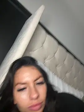 BELLABLACKXUK's Stripchat show and profile