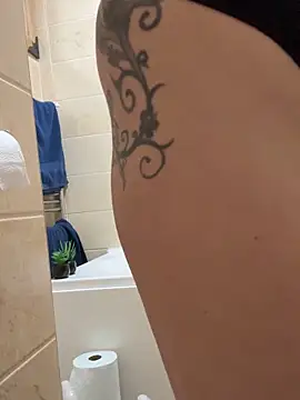 Webcam Model (MimiMaee)  is live.Free join now!