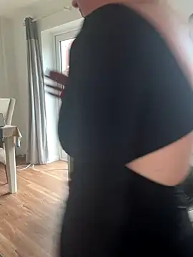 Webcam Model (MimiMaee)  is live.Free join now!