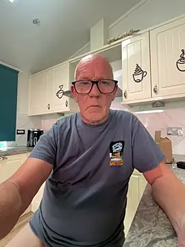 philefc (Ask my age) - #balds #cam2cam #cheap-privates #dirty-talk #ejaculation #hd #jerk-off-instruction #medium #mobile #sexting #small-audience #straight #uk-models #white