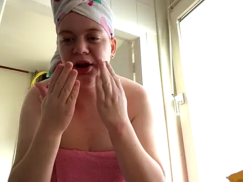 rose_bunny (F teen) - Spank boobies 6x