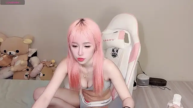 jiajia_0902 (F young) - 🐕小狗趴🍌光屁股 搖屁股