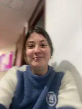 Webcam Model (Abby-LS)  is live.Free join now!