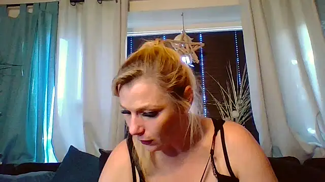 devilsangel13 (G milf) - 1 HOUR naked boobs