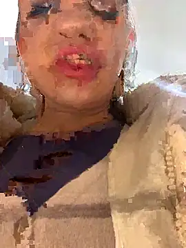 beautydiamond (F young) - Flash tits in the caffe