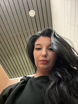 Webcam Model (Tisha_Busty)  is live.Free join now!