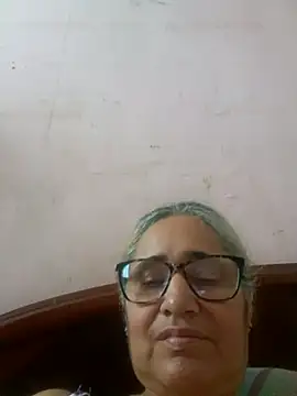 _candi (F mature) - Jugar con el clitoris