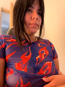 Webcam Model (JulianaCastillo)  is live.Free join now!