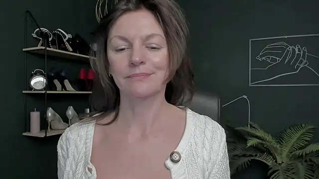  VivianWILD chat room