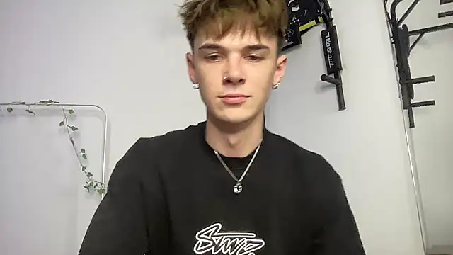 milk_guy (M twink) - show public area)