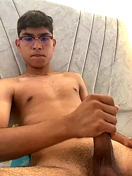 muchachito18 - Muchachito18's free webcam