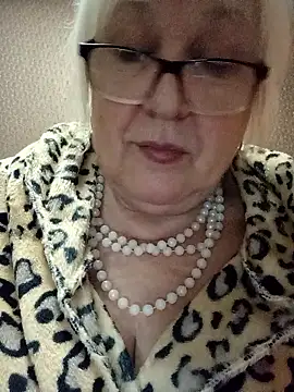 Webcam Model (Alexia64231)  is live.Free join now!