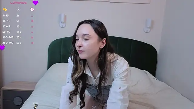 SylviaHamilton live cam screenshot female on Token.Show — Token Tipping & Live Cams