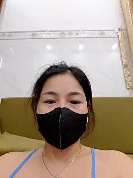 Webcam Model (lyna_bl)  is live.Free join now!