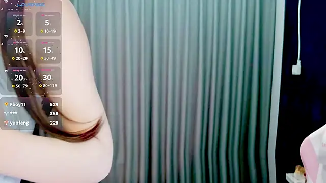 taozi-2025 (F young) - 大厅全裸脱衣舞