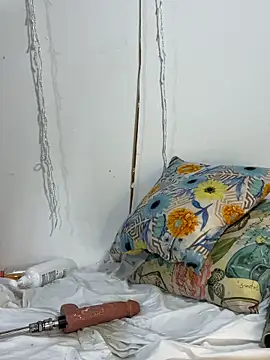 Webcam Model (Antonellasmith00)  is live.Free join now!