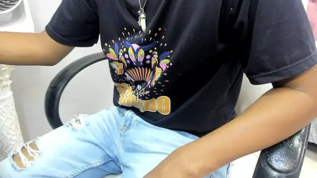 boylittle19cm live cam screenshot male from Colombia on SexOnline.pics – Live Cam Recordings, GIFs & Pics