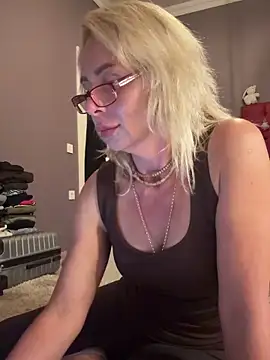 Webcam Model (ElenabonyX)  is live.Free join now!