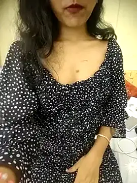 Webcam Model (Snaya-baby)  is live.Free join now!