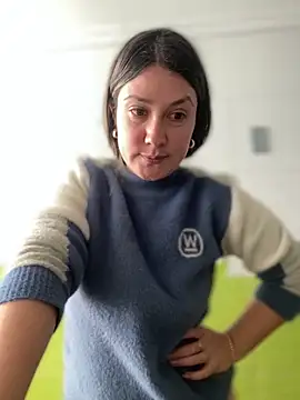 Webcam Model (Abby-LS)  is live.Free join now!