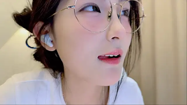 lh7 (F young) - #asian #asian-young #brunettes #brunettes-young #chinese #dirty-talk #emo #hd #medium #office #romantic #romantic-asian #romantic-young #sexting #young