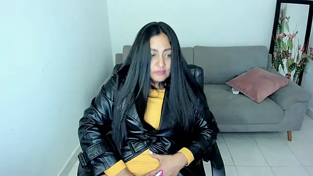 adele_sweett (F milf) - show pussy open